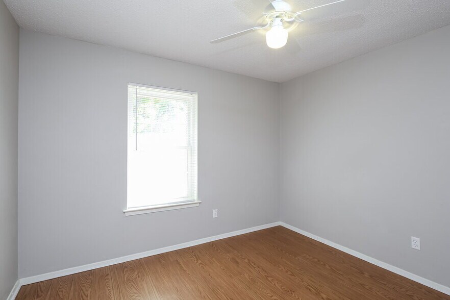 Building Photo - 1307 Columbine Ct