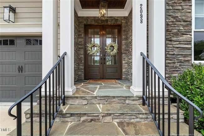 Building Photo - 2098 Amalfi Pl