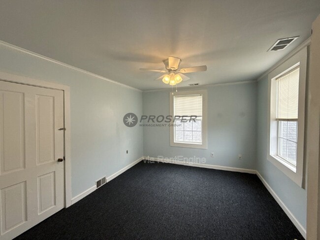 Building Photo - 204 Fishburne St