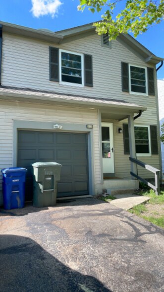 Building Photo - 3824 Longton Dr