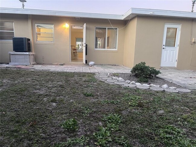 Building Photo - 2495 Baywood Dr E