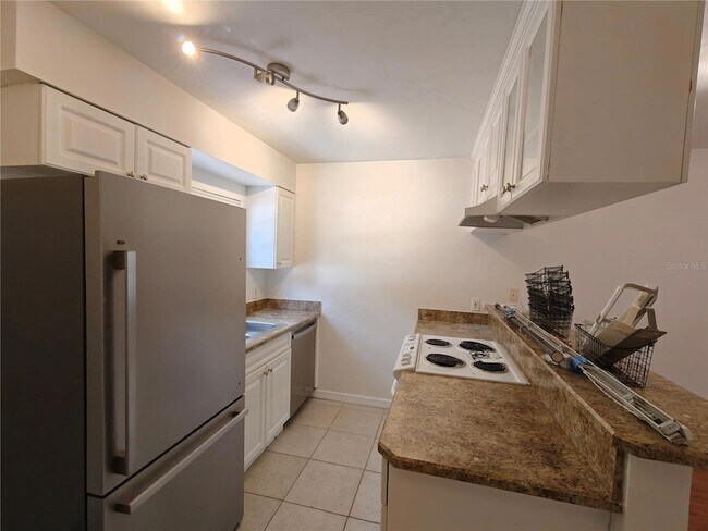 Building Photo - 620 SW 10th Ln