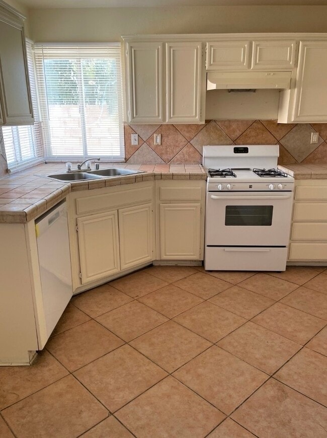 Building Photo - 1757 Lightcap St