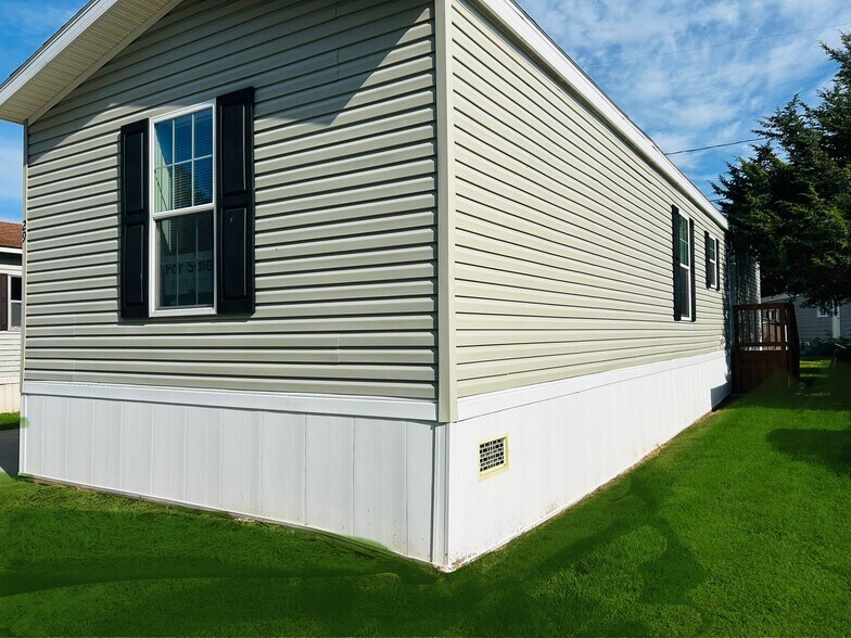 Building Photo - 29 S Hill Dr