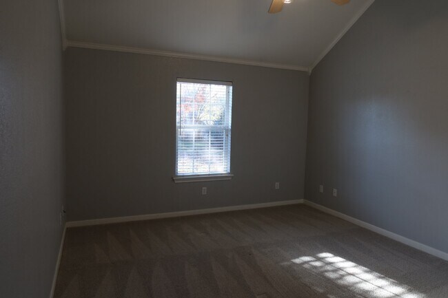 Building Photo - Charming 3-Bedroom Home with 2 Full Bathrooms in Waco, TX - Must See!