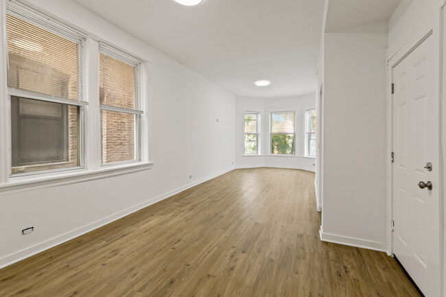 Building Photo - 1349 W Taylor St