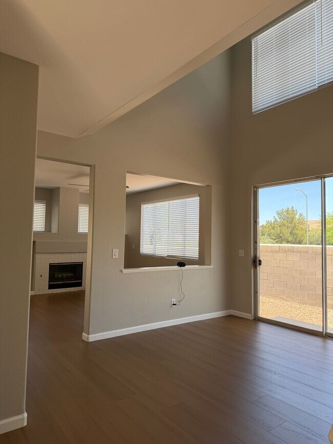 Building Photo - North Summerlin