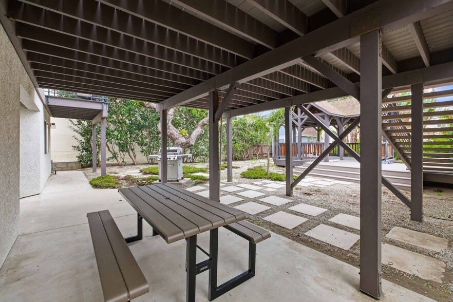 Building Photo - 1918 Marshallfield Ln