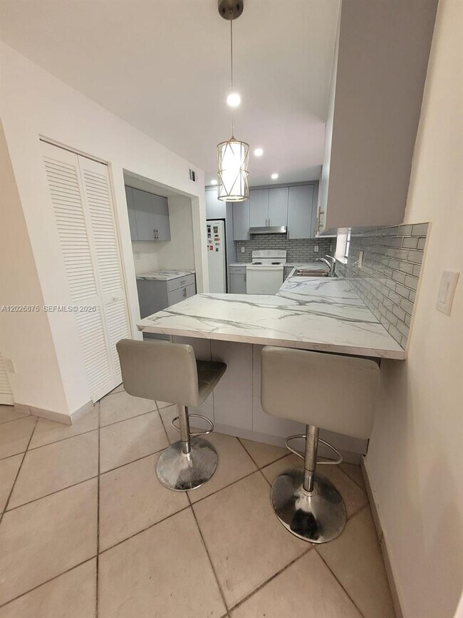 Building Photo - 2438 SW 109th Ct