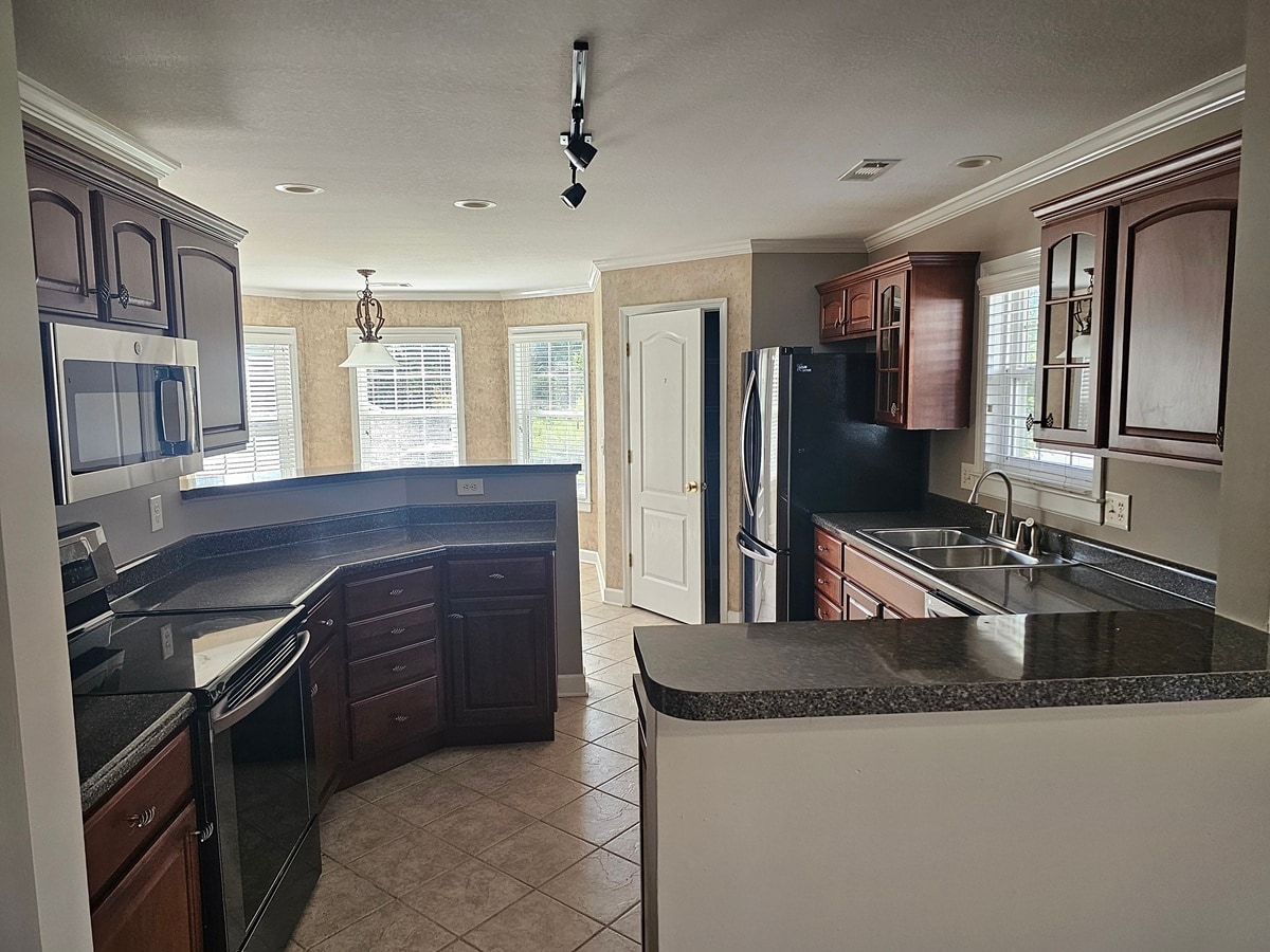 Building Photo - 13038 Peach View Dr