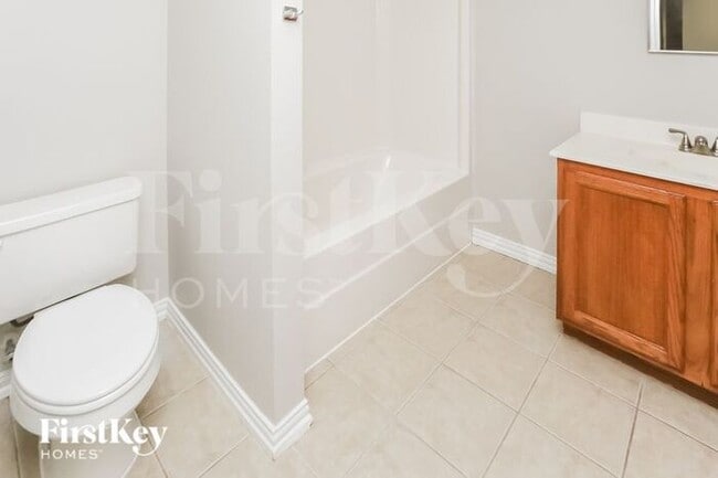 Building Photo - 1610 Cliffbrook Dr