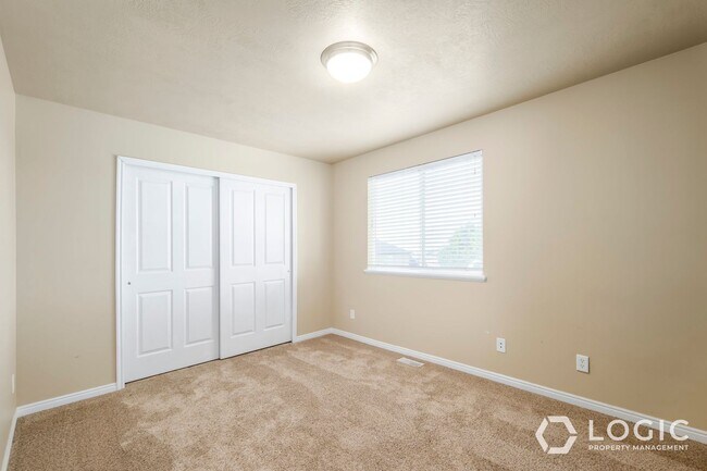 Building Photo - Beautiful Home in Eagle Mountain!