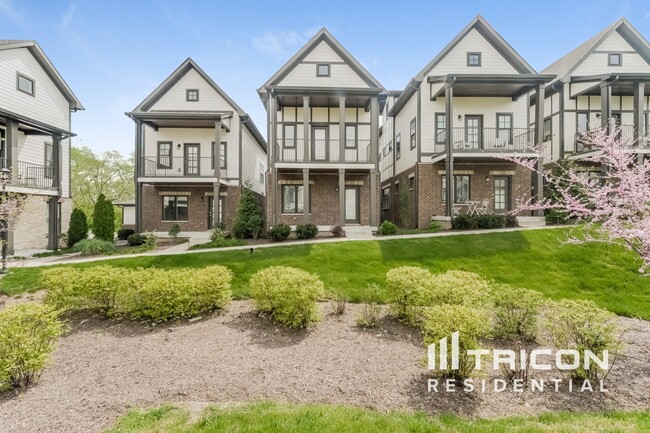 Building Photo - 1236 Hillwood Private Cove