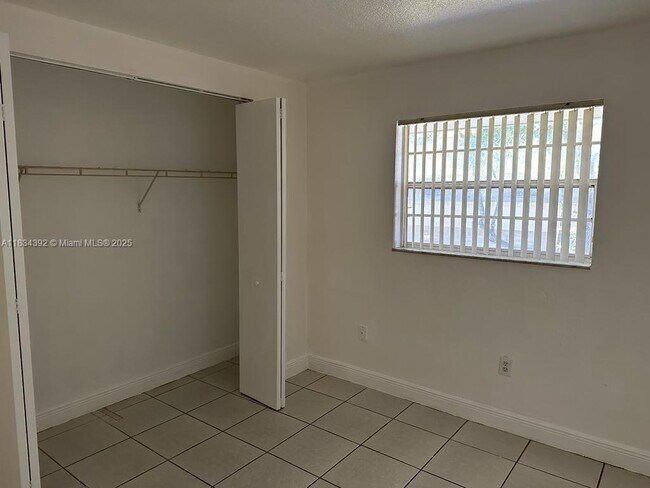 Building Photo - 17255 SW 95th Ave