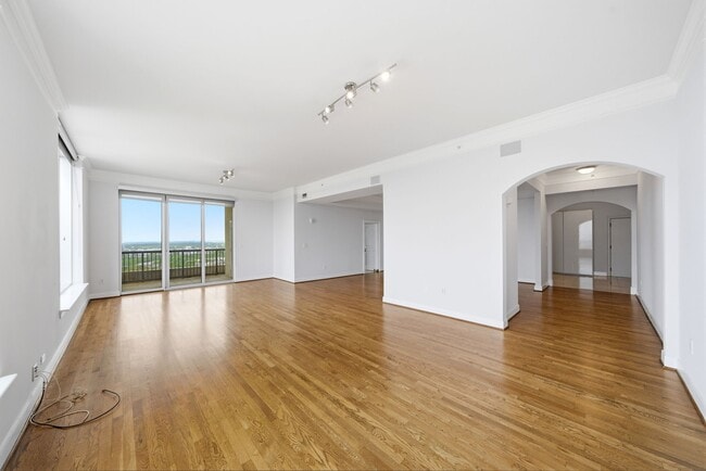 Building Photo - 3333 Allen Pkwy