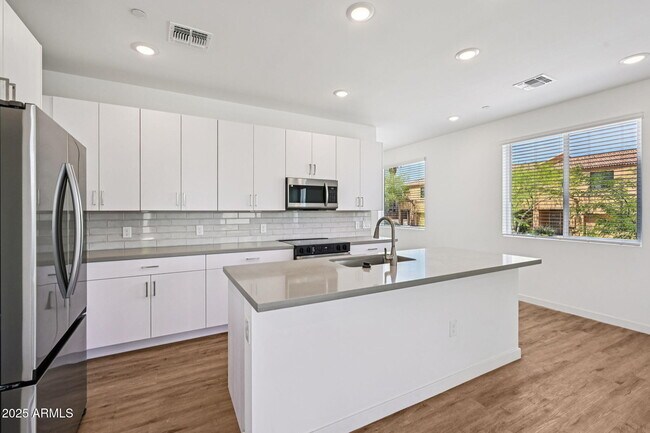 Building Photo - 2131 JENNIFER LYNN Way