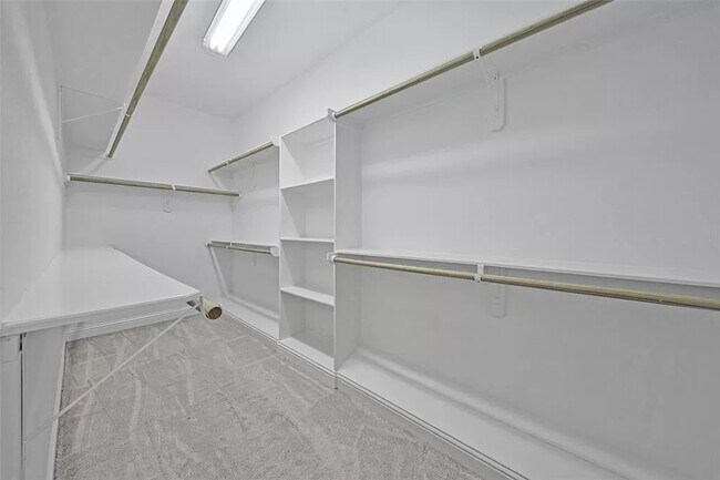 Building Photo - 1033 W 23rd St