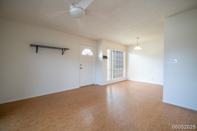 Building Photo - $2600 / 2 BED / 1 BATH IN WAIPIO