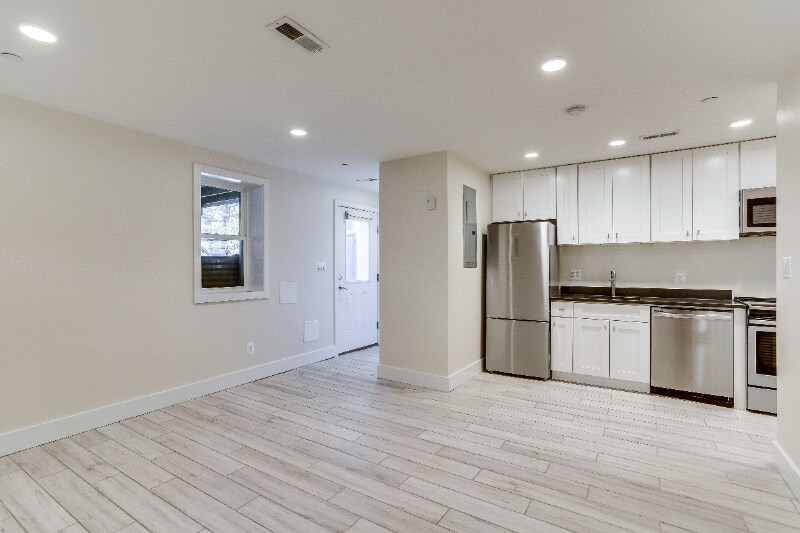 Building Photo - 2919 11th St NW