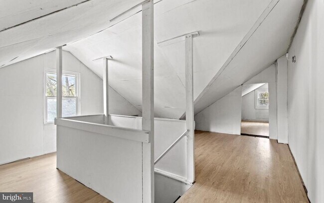 Building Photo - 715 E Haverford Rd