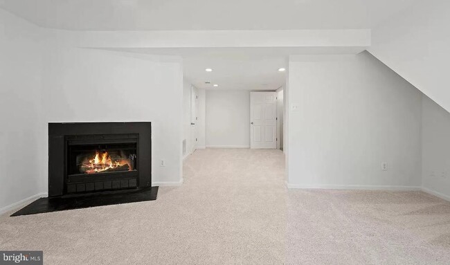 Building Photo - 7680 Wolford Way