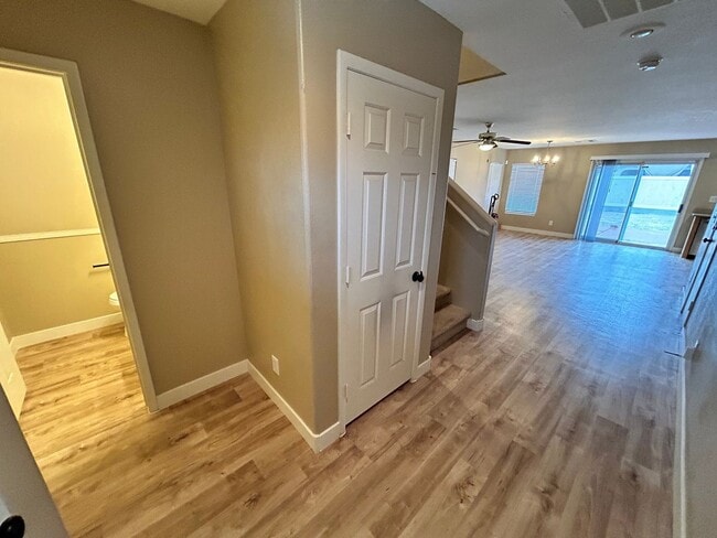 Building Photo - Charming 3 Bed/3Bath/1Car 2-Story Home nestled in this comfortable northwest community in Walnut ...