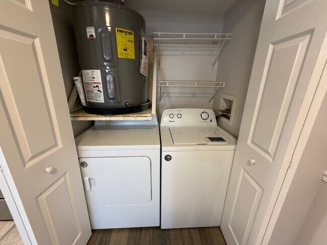 Building Photo - ANNUAL RENTAL - 2 BED / 2 BATH CONDO AT MYSTIC GARDENS