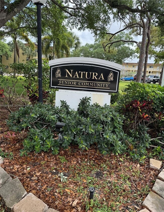 Building Photo - 2528 SW Natura Blvd