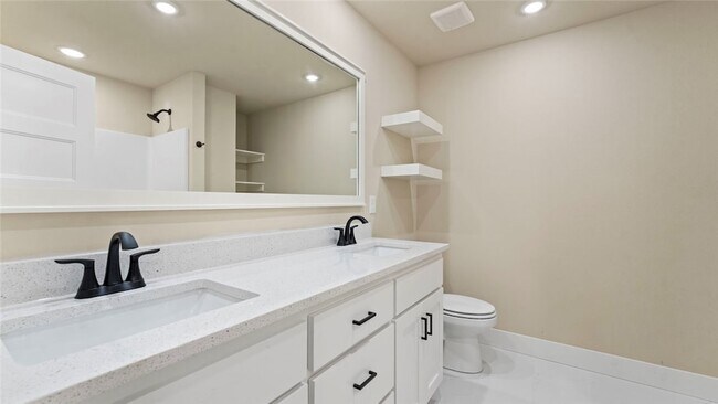 Building Photo - 1303 SW Journey Ln