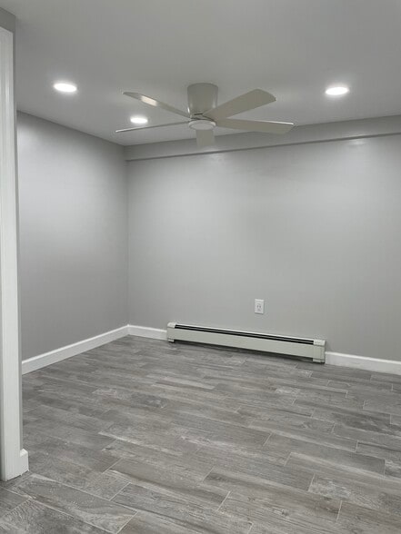 Building Photo - 5 Parkdale Dr