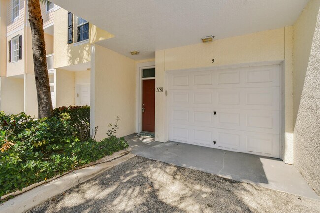 Building Photo - 175 Galicia Way