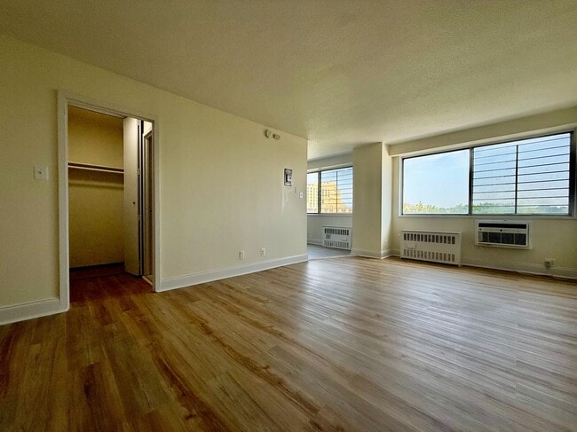 Primary Photo - 40 E Sidney Ave