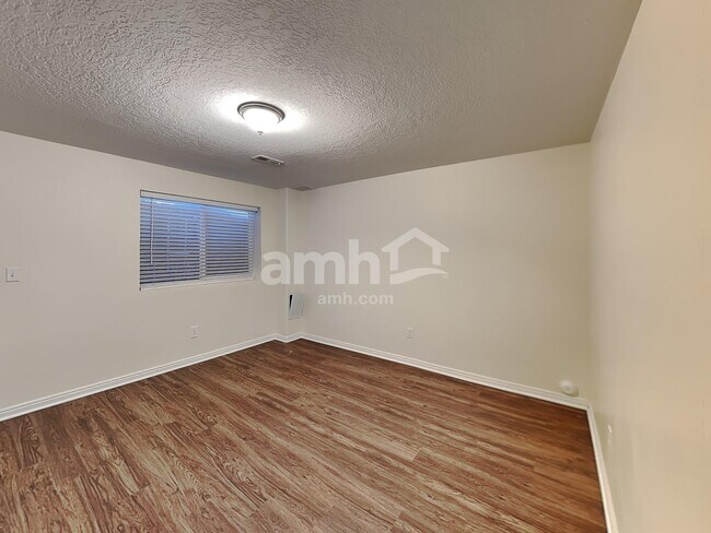 Building Photo - 2552 W 1500 N