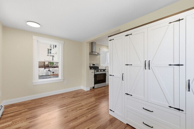 Building Photo - 20 Beacon St