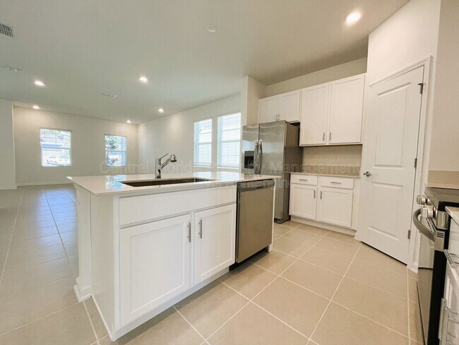 Building Photo - 2080 Rider Rain Ln