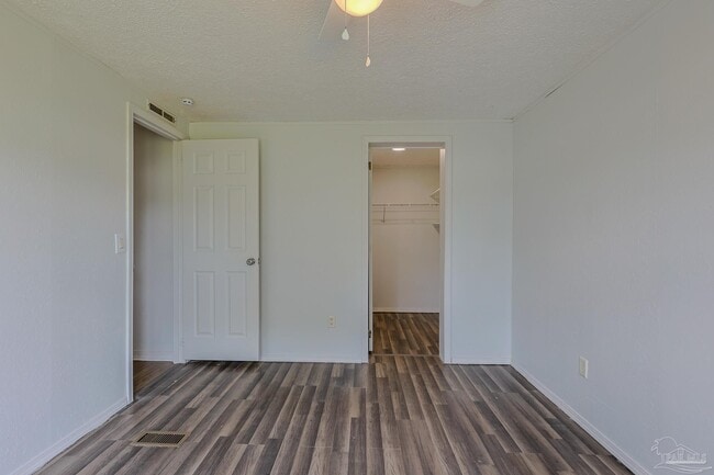 Building Photo - 6850 Bratt Rd