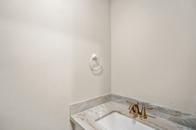 Building Photo - 7607 Wycomb Ln