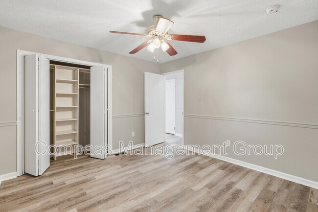 Building Photo - 7800 Temple Acres Dr