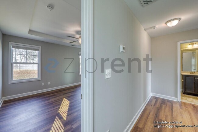 Building Photo - 268 E Webber Ln