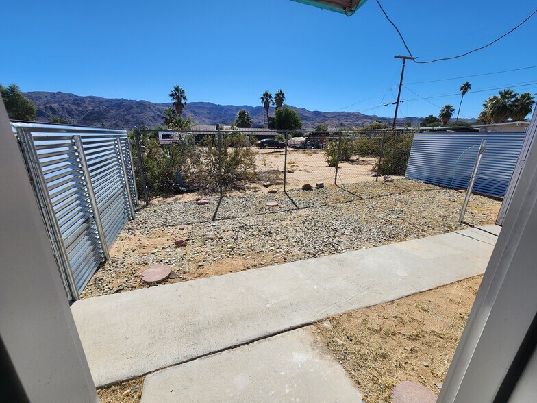 Yard - 6060 Abronia Ave