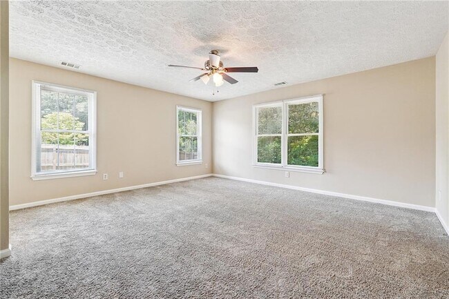 Building Photo - 1425 Shamrock Hill Cir