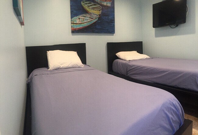 Building Photo - 44 Hancock Ave