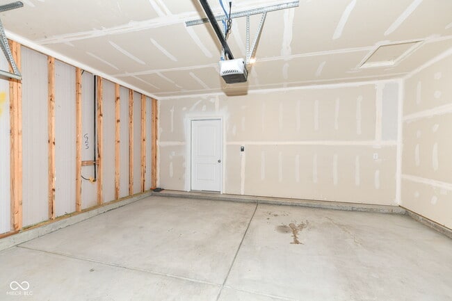 Building Photo - 291 Limerick Ln