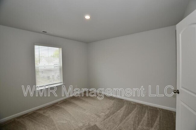 Building Photo - 2210 Blue Sky Mdws Dr