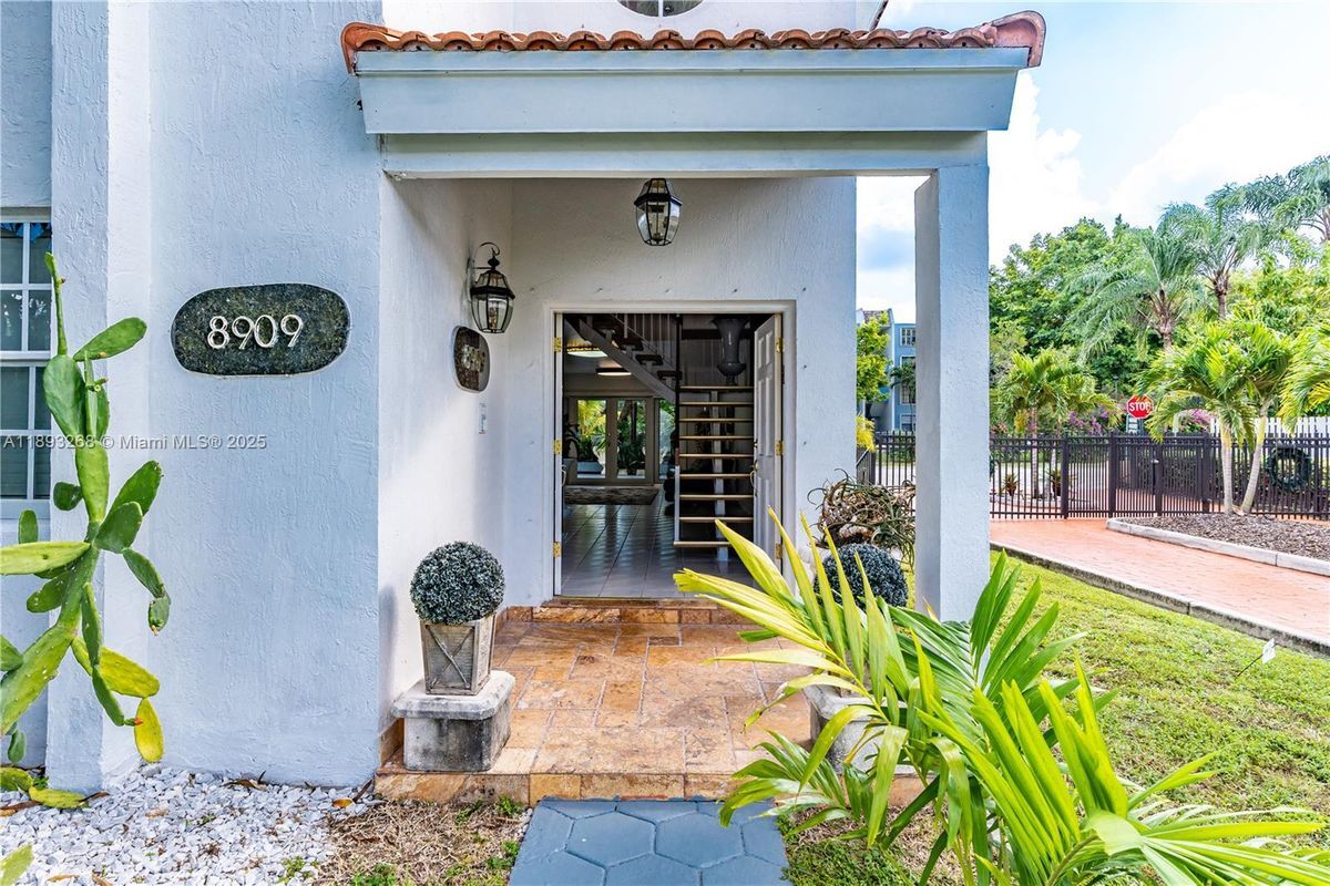 Building Photo - 8909 SW 108th Terrace