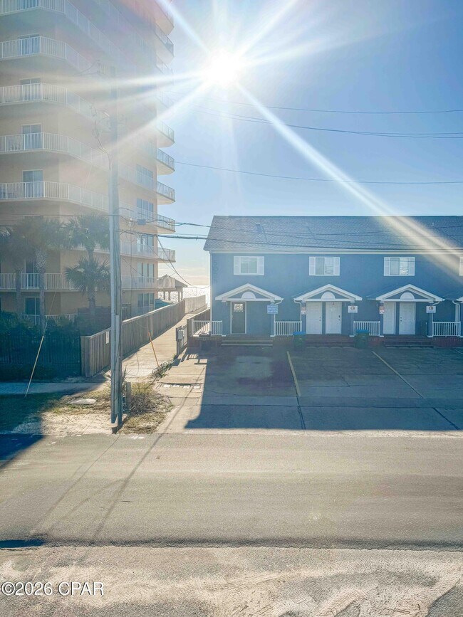 Building Photo - 5012 Gulf Dr