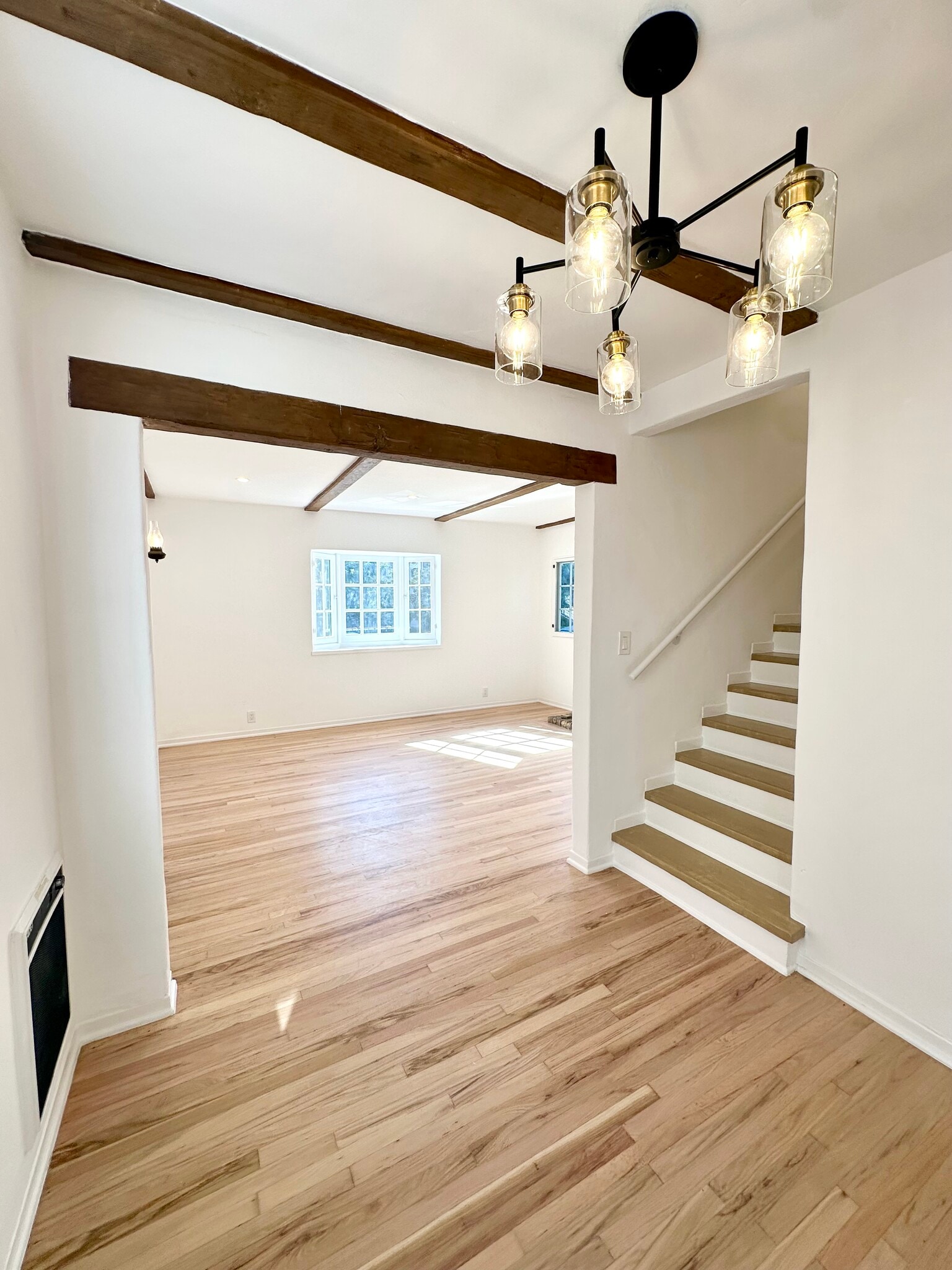 Building Photo - 2106 S Beverly Glen Blvd