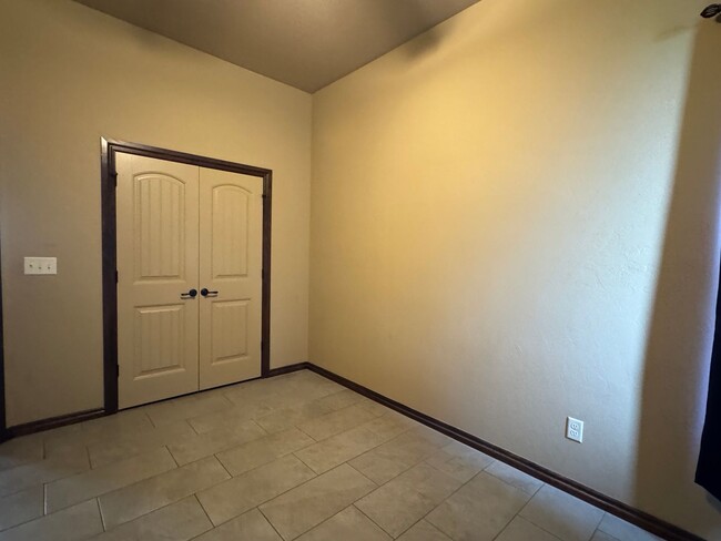 Building Photo - 8294 SE 90th St