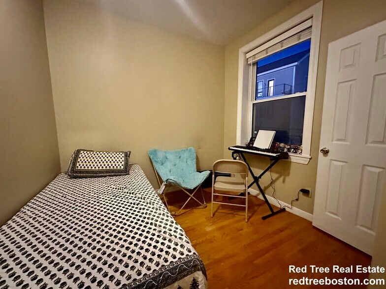 Building Photo - 19 Highgate St