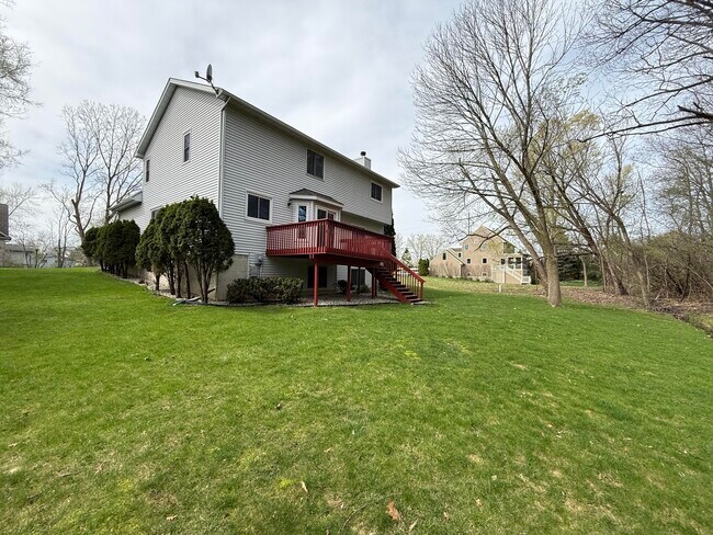 Building Photo - 2636 Shefman Terrace